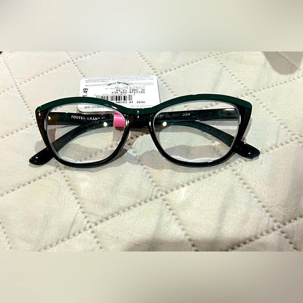 Foster Grant Gloss Women’s Readers Glasses 3.25 Magnification NWT Blk/Grn EG28